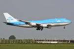 PH-BFI @ EHAM - at spl - by Ronald