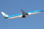 PH-BVU @ EHAM - at spl - by Ronald