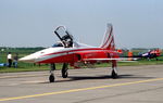 J-3082 @ SXF - Berlin ILA 9.5.2002 - by leo larsen