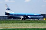 PH-TVR @ EHAM - KLM B732 with thrust reversers deployed on landing - by FerryPNL