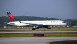 N689DL @ KATL - Landing Atlanta