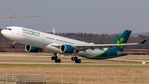 EI-EIM @ EDDS - Cargo