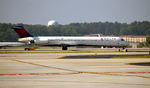 N945DL @ KATL - Landing Atlanta - by Ronald Barker