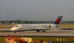 N989DN @ KATL - Taxi to gate Atlanta