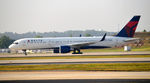 N6704Z @ KATL - Taxi Atlanta - by Ronald Barker