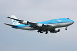 PH-BFF @ EHAM - at spl - by Ronald
