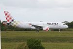 EC-NOY @ LFRB - Airbus 320-214, Taxiing rwy 25L, Brest-Bretagne airport (LFRB-BES) - by Yves-Q