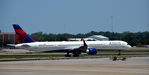 N583NW @ KATL - Taxi Atlanta - by Ronald Barker