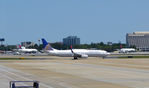 N37468 @ KATL - Taxi Atlanta