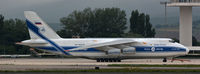 RA-82074 @ VIT - Aeropuerto de Foronda - Vitoria-Gasteiz - Euskadi - España - by Pedro Maria Martínez De Antoñana