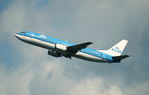 PH-BDY @ CPH - Copenhagen 29.5.2005 - by leo larsen