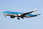 PH-BQI @ EHAM - at spl - by Ronald