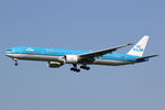 PH-BVK @ EHAM - at spl - by Ronald