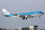 PH-BFD @ EHAM - at spl - by Ronald