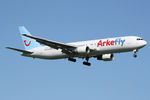 PH-AHX @ EHAM - at spl - by Ronald