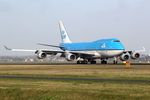 PH-BFU @ EHAM - at spl - by Ronald