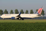 N394DL @ EHAM - at spl - by Ronald