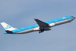 PH-AKB @ EHAM - at spl - by Ronald
