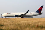N172DN @ LFPG - at cdg - by Ronald