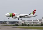CS-TVD @ ESSA - RWY 19L - by wijken