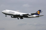 D-ABVS @ EDDF - at fra - by Ronald