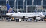 N401UA @ KORD - Airbus A320-232