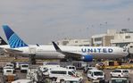 N656UA @ KDEN - Boeing 767-322 - by Mark Pasqualino