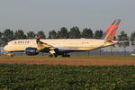 N504DN @ EHAM - at spl - by Ronald