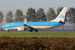PH-BXD @ EHAM - at spl - by Ronald