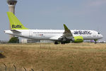 YL-CSI @ LFPG - at cdg - by Ronald
