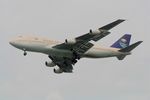 HZ-AIM @ WSSS - Final approach - by Koala