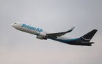N499AZ @ KRFD - Boeing 767-323/(BSSF) - by Mark Pasqualino
