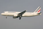 F-GKXU @ EHAM - at spl - by Ronald