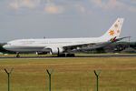 4X-ABE @ EBBR - Charter fron TLV - by Koala