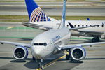 N37528 @ KSFO - Sky Terrace SFO 2021.