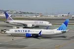 N37528 @ KSFO - Sky Terrace SFO 2021.
