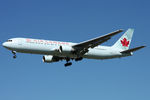 C-FMWV @ EGLL - at lhr - by Ronald