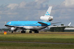 PH-KCD @ EHAM - at spl - by Ronald