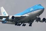 PH-BFD @ EHAM - at spl - by Ronald