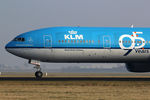 PH-BVK @ EHAM - at spl - by Ronald