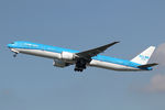 PH-BVB @ EHAM - at spl - by Ronald