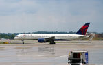 N676DL @ KATL - Taxi Atlanta