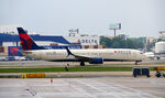 N813DN @ KATL - Taxi Atlanta