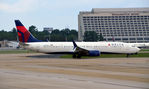 N870DN @ KATL - Taxi Atlanta