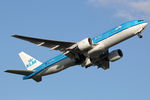 PH-BQE @ EHAM - at spl - by Ronald