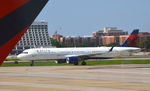 N352DN @ KATL - Taxi Atlanta