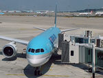 HL7207 @ RKSI - At Incheon - by Micha Lueck