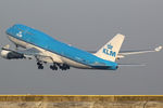 PH-BFG @ EHAM - at spl - by Ronald