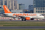 HB-JYI @ EBBR - at bru - by Ronald
