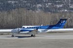 N806UP @ CYLW - Nice livery, arrival from Mammoth Lake, CA. - by Koala